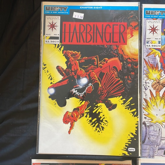 Huge Valiant Comic Lot 9 books - Picture 2 of 10